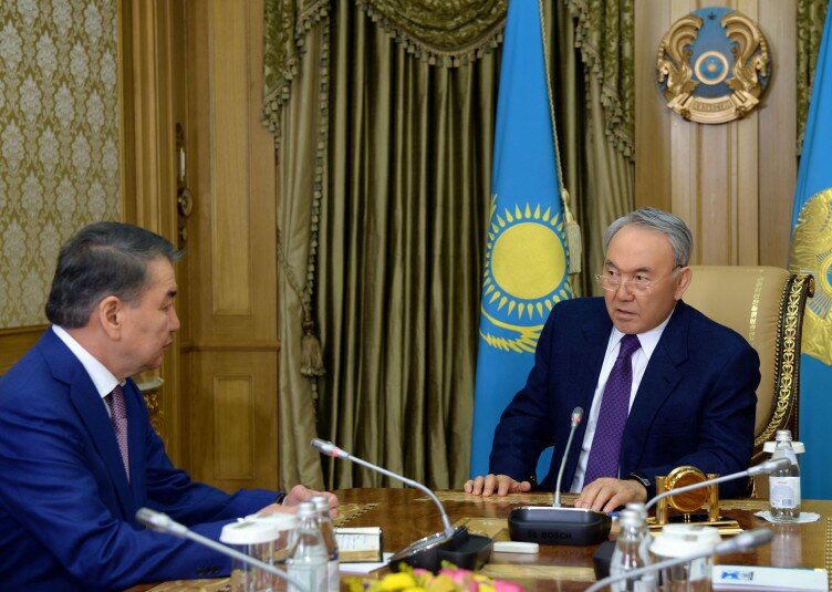 Nazarbayev-Supreme-Court-head-meeting-kashagan.today